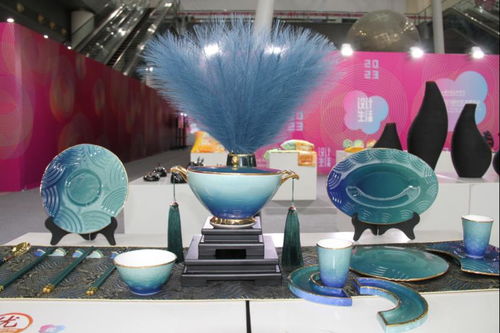 畢榮青參觀調研山東工藝美術學院2023設計藝術博覽會 聚焦工藝美術設計，共話創新傳承新篇章